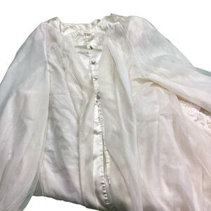Vintage 1950/60s Miss Elaine ivory chiffon nightgown and robe set